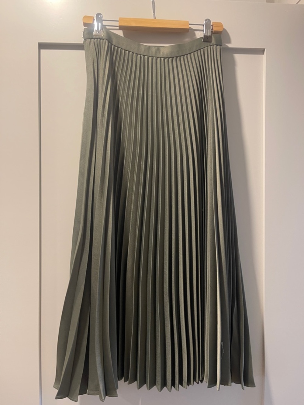 Club Monaco Olive Green Pleated Midi Skirt